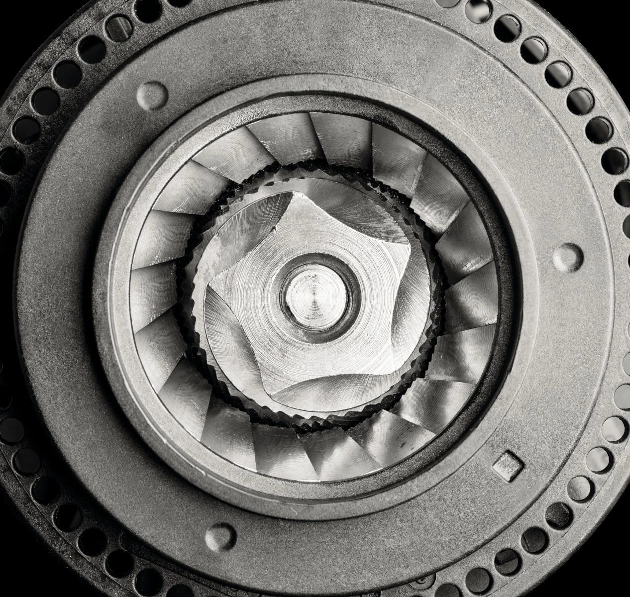 Кавомашина Krups Evidence Plus Titanium 2.3л, зерно, автомат.капучинатор, ОLED диспл, аторец. - 19, - 21