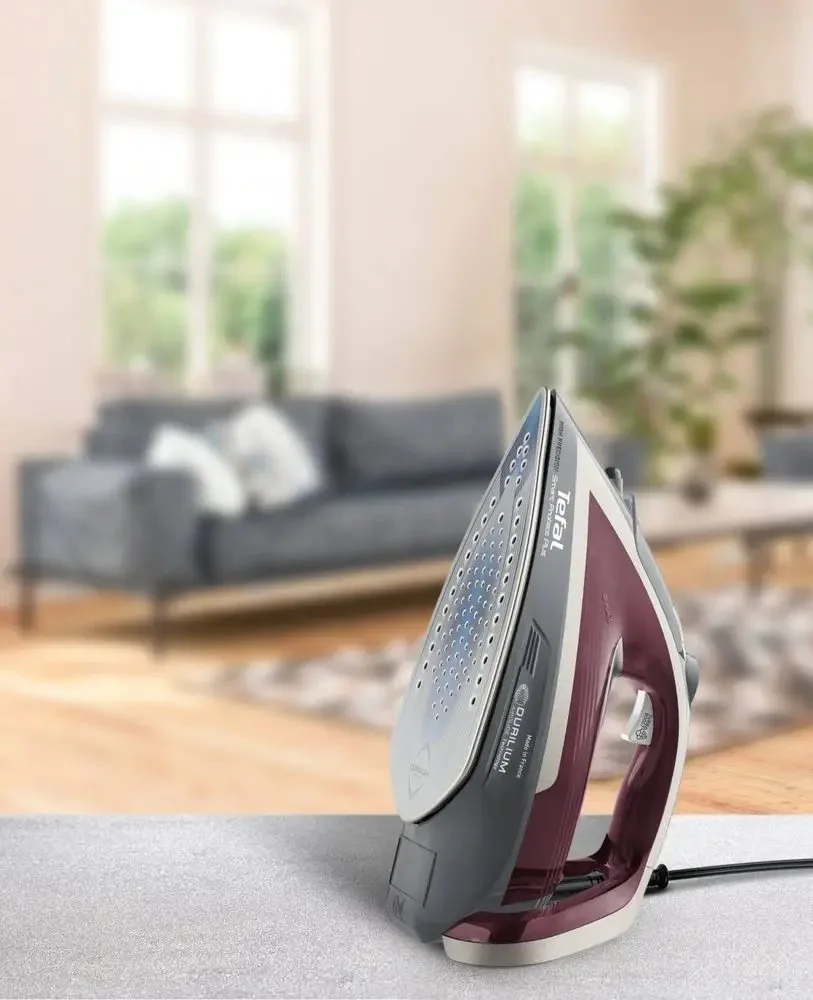 Праска Tefal Smart Protect Plus, 2800Вт, 270мл, паровий удар -260гр, постійна пара - 40гр, керамічна - 7