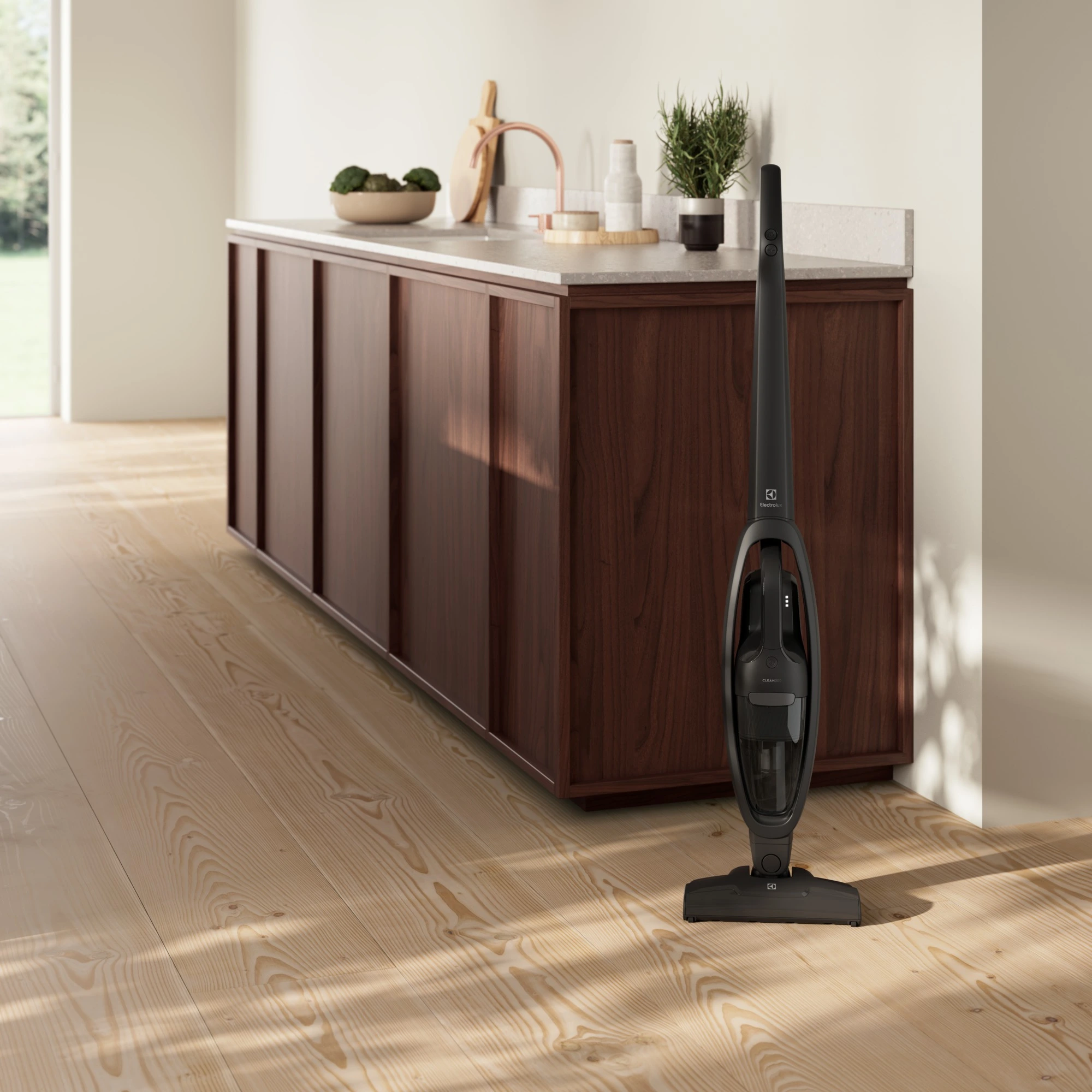 Пилосос Electrolux безпровідний, контейнер -0,3л, автономія до 45хв, вага-2,65кг, НЕРА, 2в1, тур - 5
