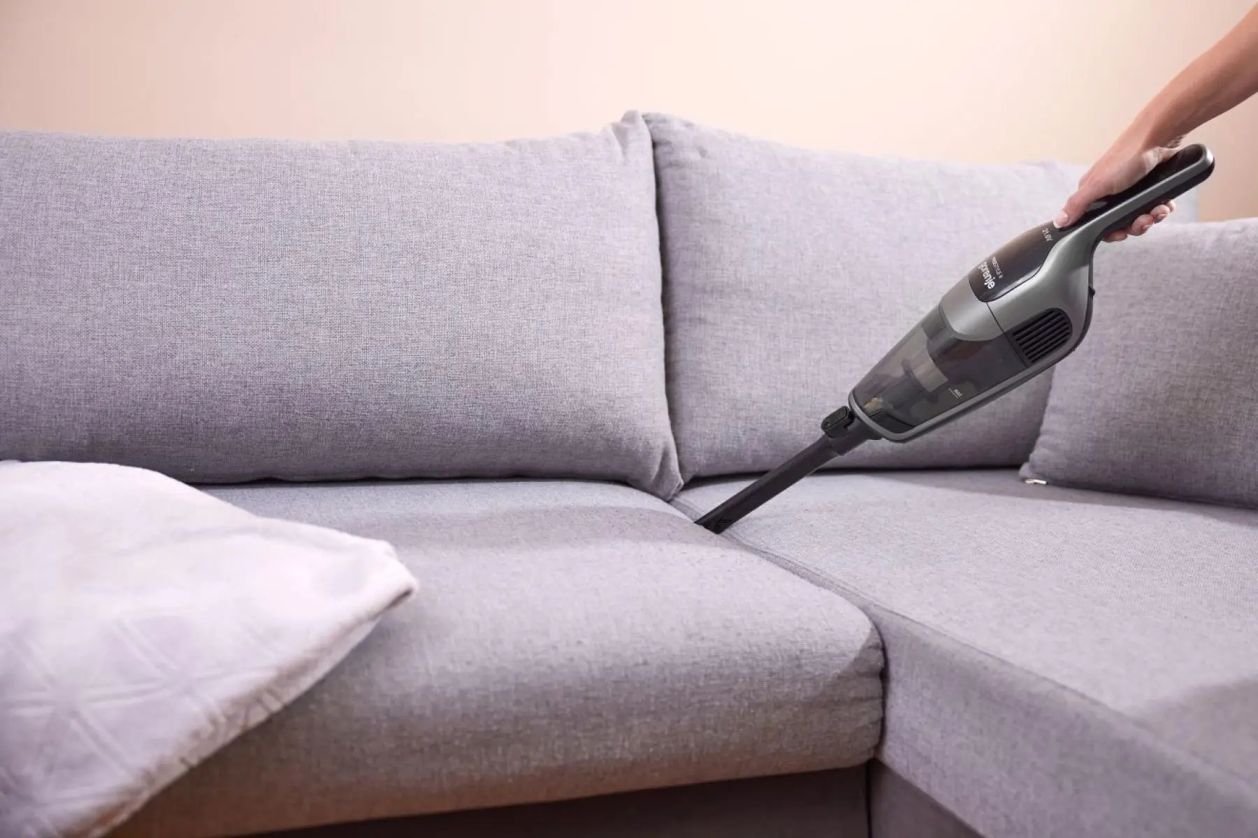 Пилосос Gorenje безпровідний, 132Вт, контейнер -0,6л, автономія до 55хв, вага-2,9кг, НЕРА, 2наса - 15