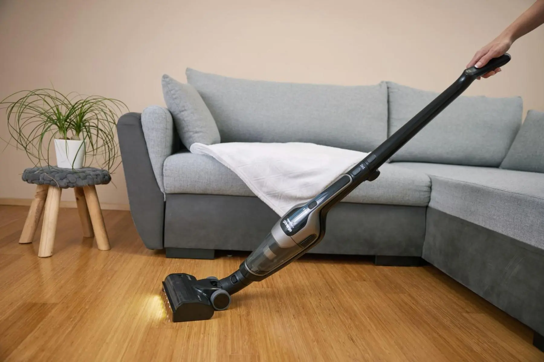 Пилосос Gorenje безпровідний, 132Вт, контейнер -0,6л, автономія до 55хв, вага-2,9кг, НЕРА, 2наса - 14