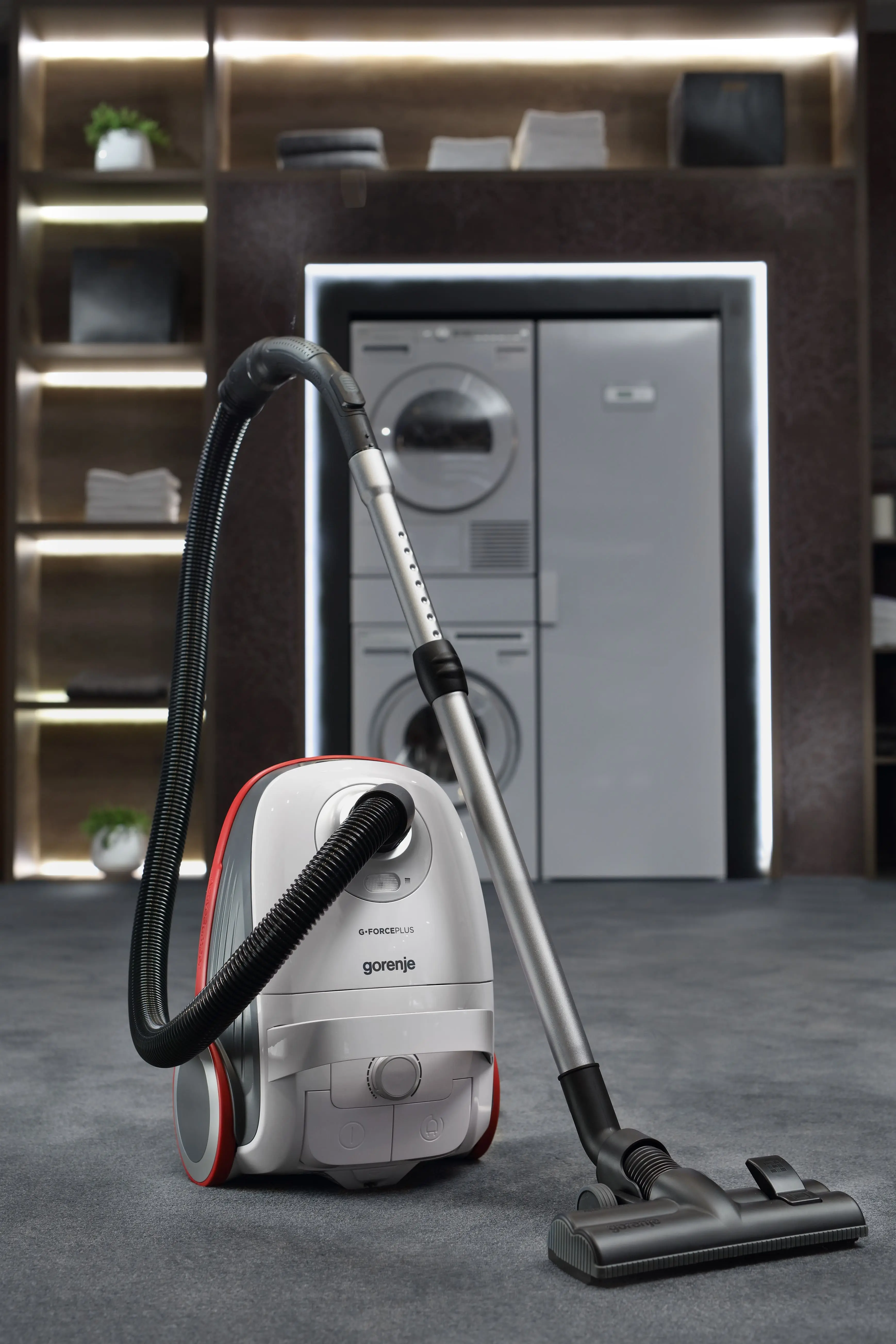 Пилосос Gorenje мішковий, 700Вт, 3л, HEPA, щітка Xpand Zone, телескоп, червоний - 2