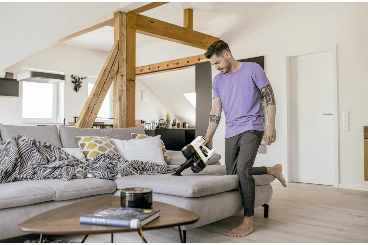 Пилосос Karcher безпровідний VC 4 Cordless myHome, контейнер -0,65л, автономія до 30хв, вага-2,4 - 6