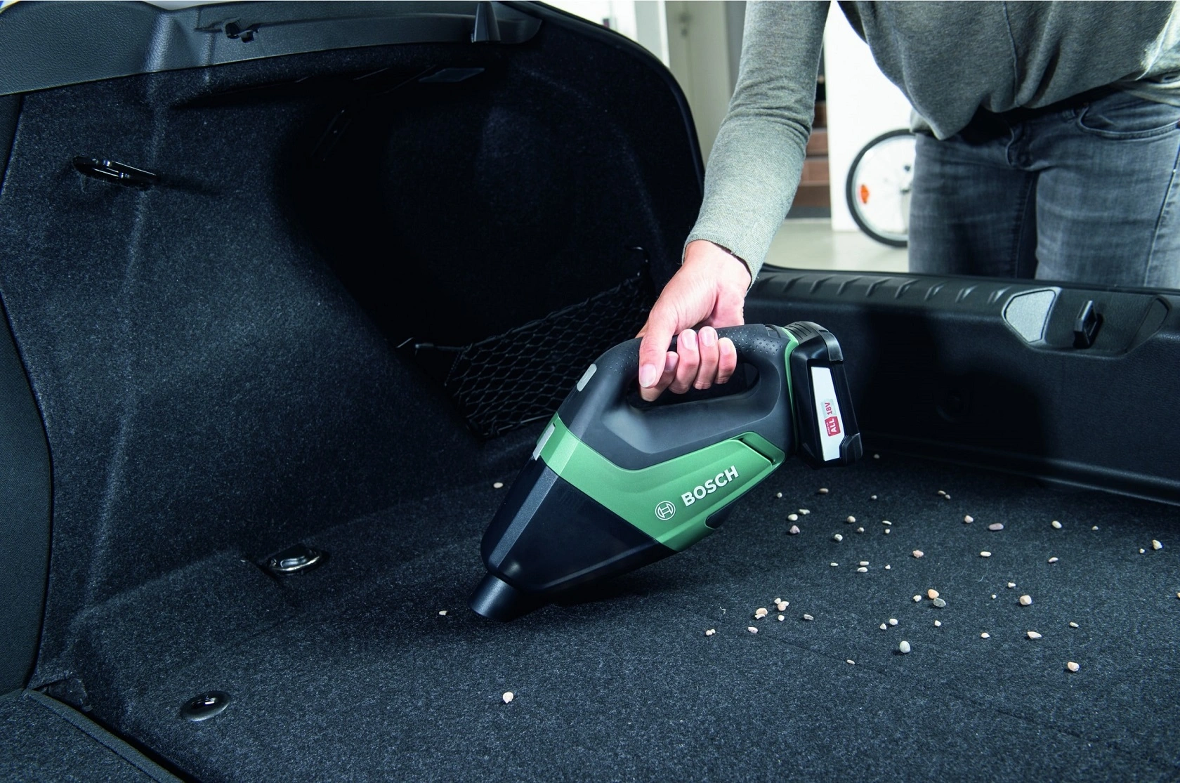 Пилосос професійний акумуляторний Bosch UniversalVac 18, 18В, акб 1х2,5Ач, 9кПа, контейнер 0,5л, 1,3 - 4