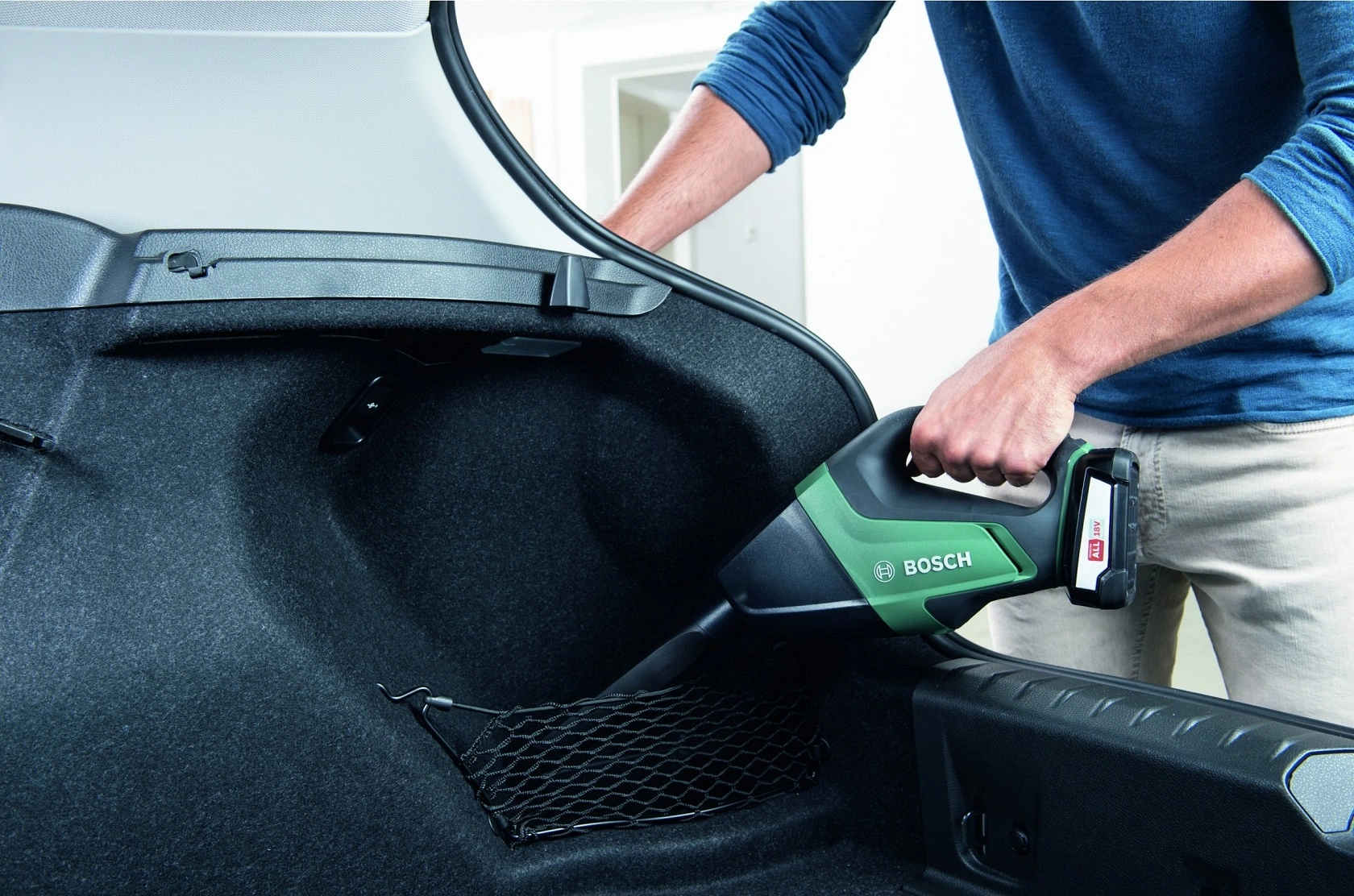 Пилосос професійний акумуляторний Bosch UniversalVac 18, 18В, акб 1х2,5Ач, 9кПа, контейнер 0,5л, 1,3 - 3