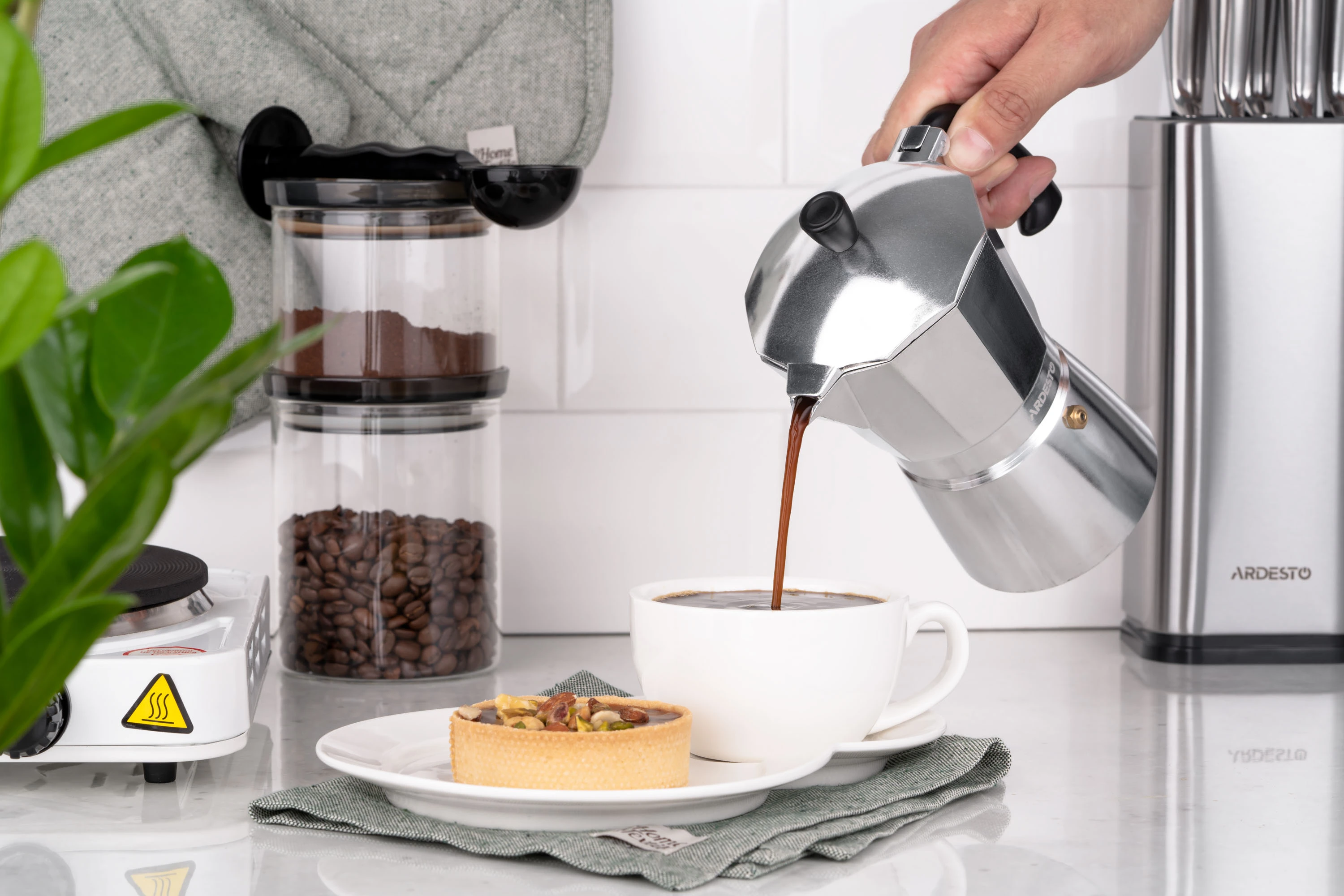 Гейзерна кавоварка Ardesto Gemini Cremona, 0.4л, 9 чашок, алюміній - 2