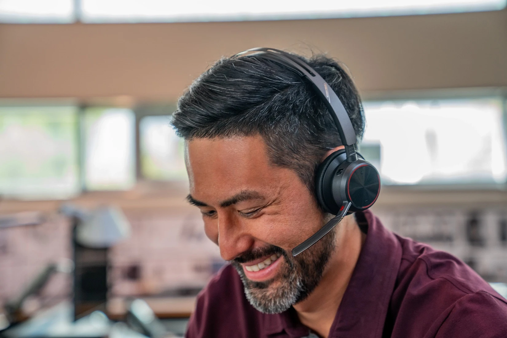 Гарнітура комп'ютерна стерео On-ear Poly Voyager Focus 2, USB-A, Bluetooth, всеспрямований, ANC, Aco - 4