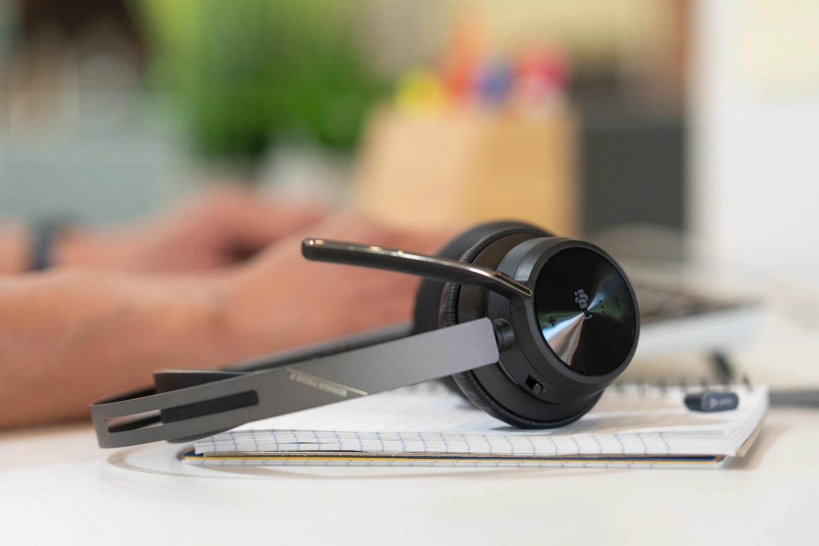 Гарнітура комп'ютерна стерео On-ear Poly Voyager Focus 2, USB-A, Bluetooth, всеспрямований, ANC, Aco - 5