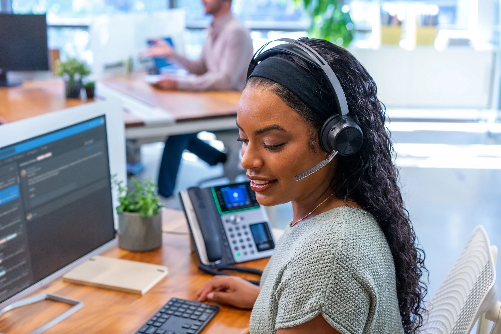Гарнітура комп'ютерна стерео On-ear Poly Voyager Focus 2, USB-A, Bluetooth, всеспрямований, ANC, Aco - 7