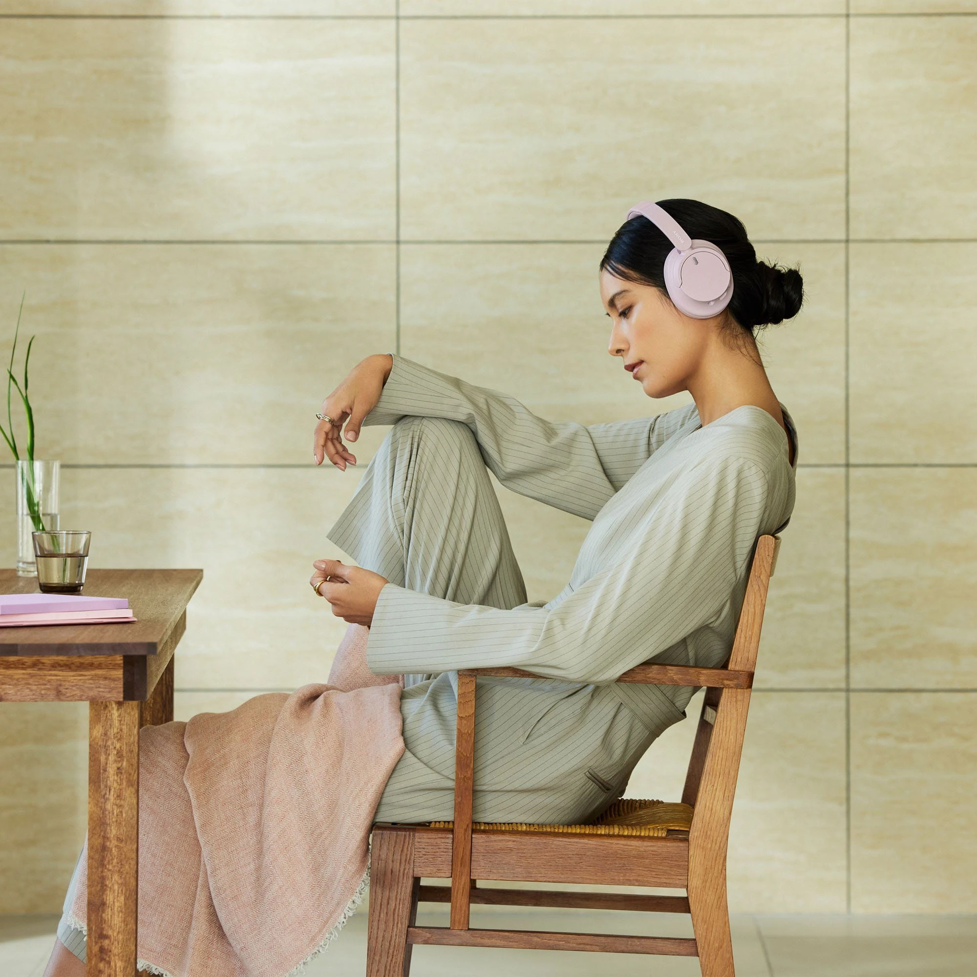 Навушники Over-ear Sony WH-CH720N BT 5,2, ANC, SBC, AAC, Wireless, Mic, Рожевий - 3