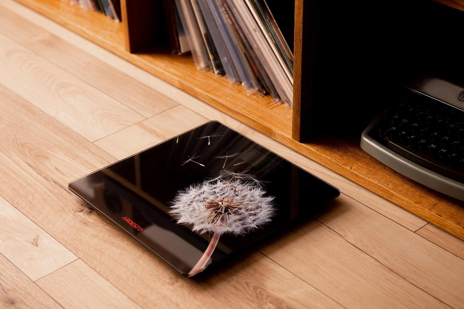 Ваги Ardesto підлогові BL, 150кг, AAAx2 в комплекті, скло, багатокольорові - 2