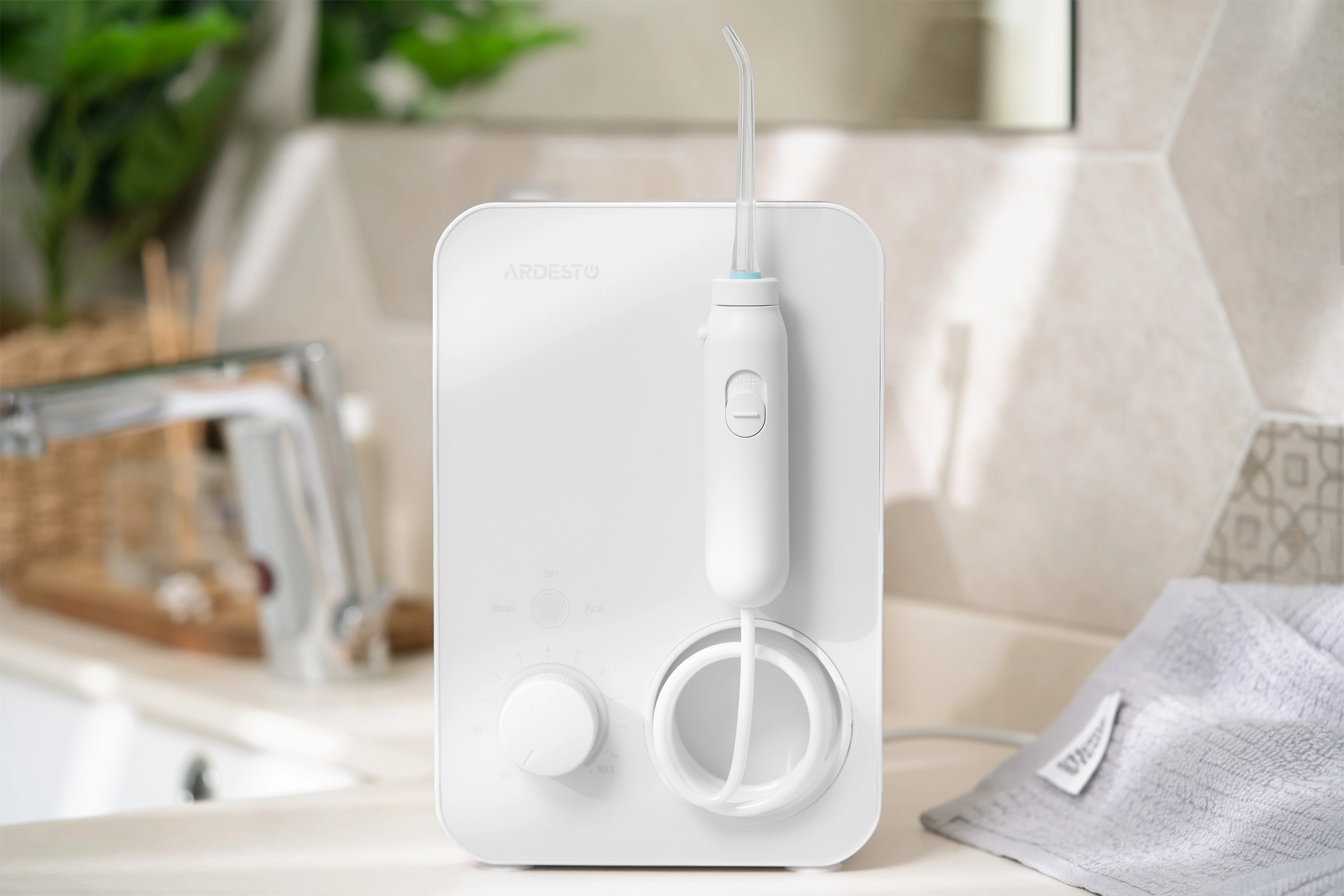 Іригатор Ardesto стаціонарний, чаша 600 мл, від мережі , 7 насадок, білий - 2