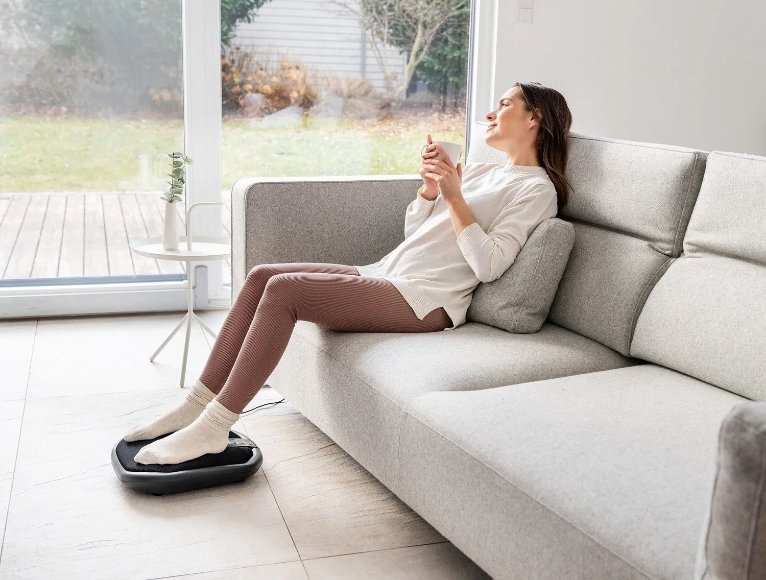 Масажер Beurer для спини та ніг, від мережі, 18 головок шиацу, 3 швидкості, підігрів, чорний - 2