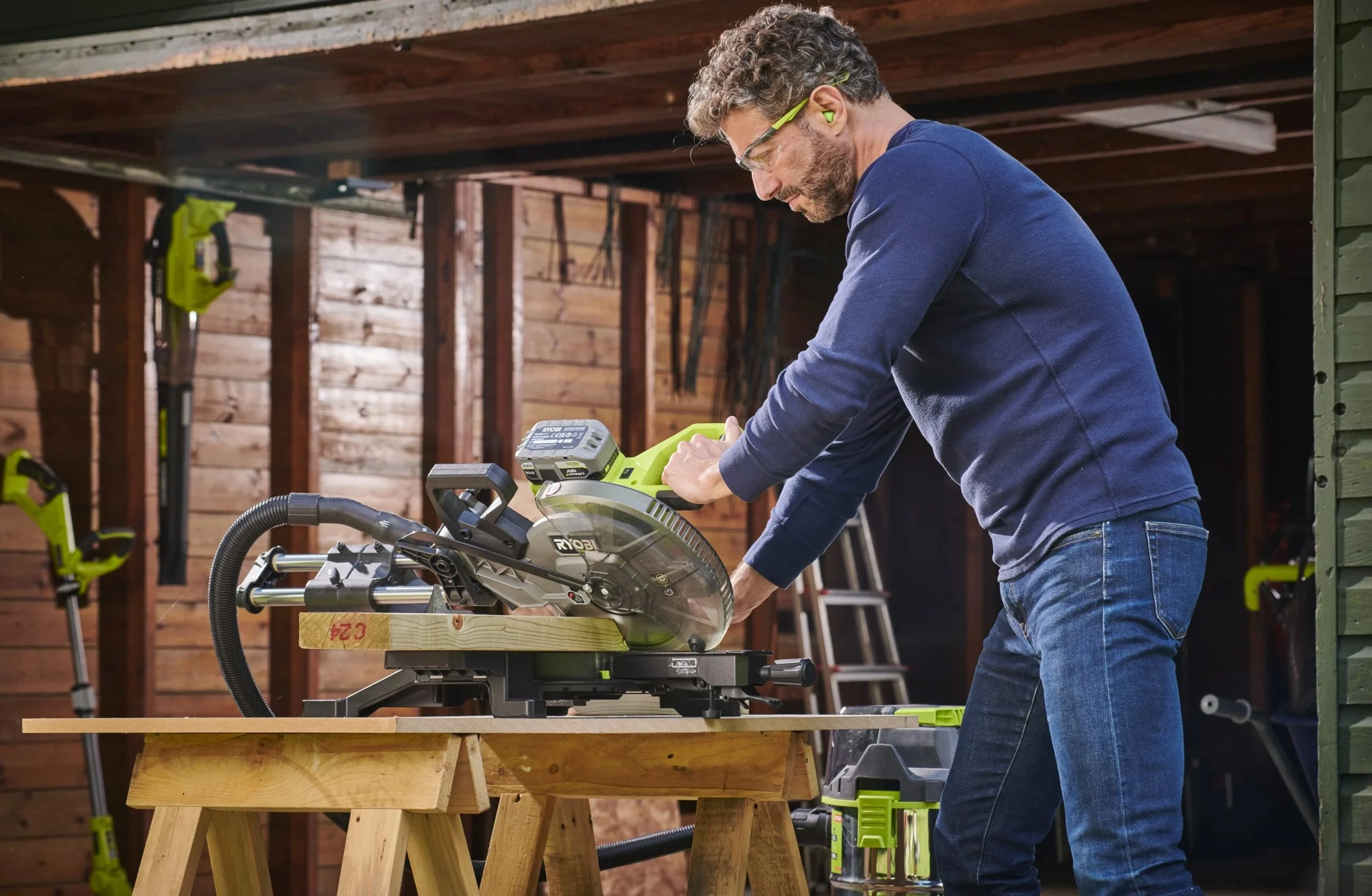 Пила торцювальна акумуляторна Ryobi ONE+ НР RMS18254X-0 18В з протяжкою диск 254мм 14кг без АКБ та З - 2