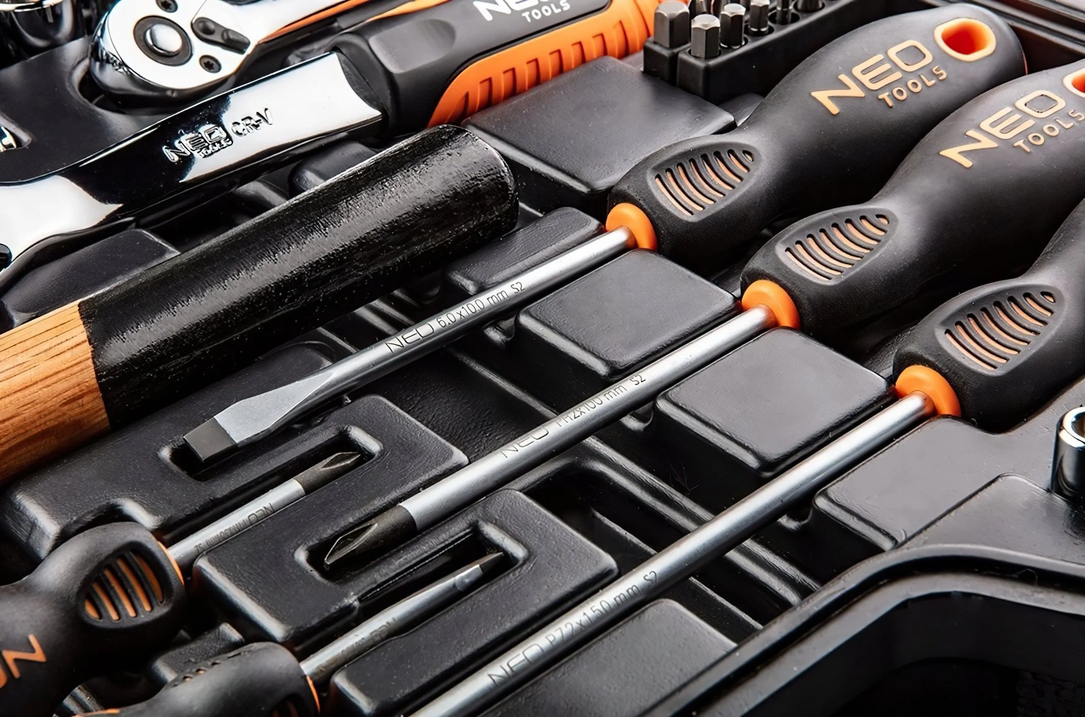 Набір інструментів Neo Tools, 1/2", 1/4", 100шт, універсальний, CrV - 2