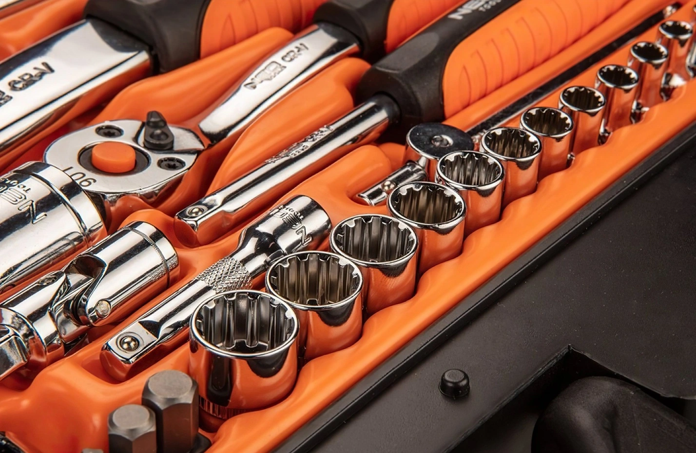 Набір інструментів Neo Tools, 1/2", 1/4", 71шт, CrV - 3