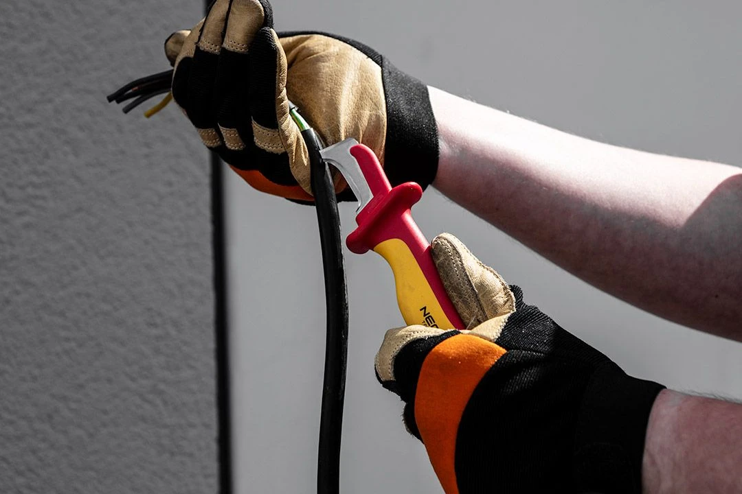 Ніж монтерський Neo Tools, діелектричний, для робіт під напругою 1000В, вигнуте лезо, 180мм - 2