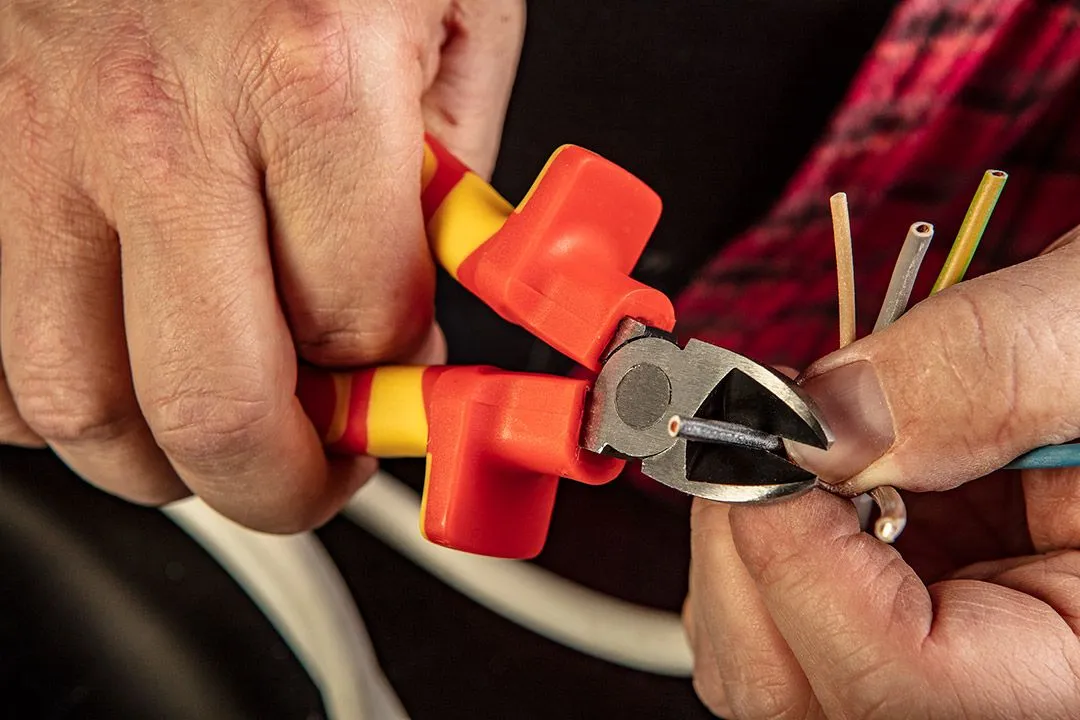 Кусачки-бокорізи Neo Tools, діелектричні, для робіт під напругою 1000В, 55-60HRc, 160мм, CrV - 2