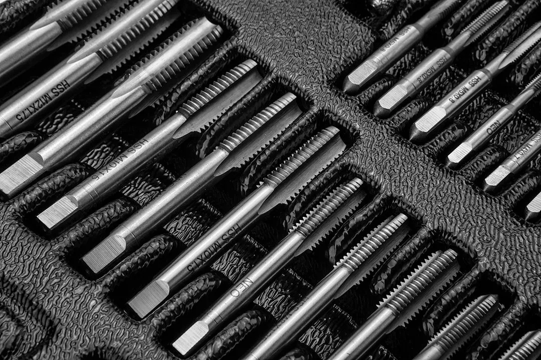 Плашки та мітчики Neo Tools, набір 31шт, M3-M12 - 6
