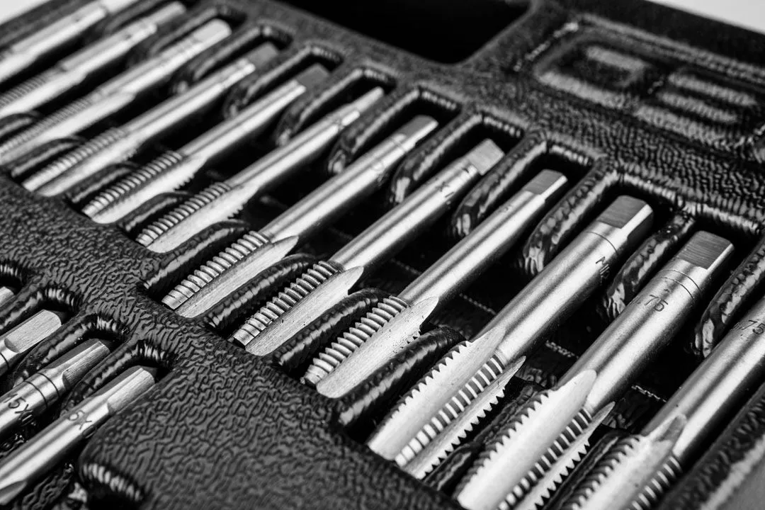 Плашки та мітчики Neo Tools, набір 31шт, M3-M12 - 9