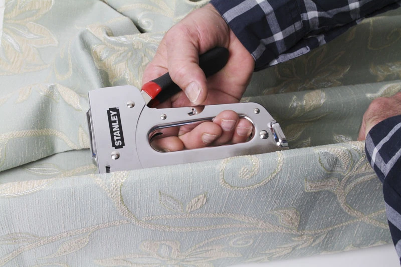 Степлер Stanley Light Duty TR120 4-10мм тип скоб A,H, та 10мм тип скоб J (в комплекті 500 скоб A 10м - 7