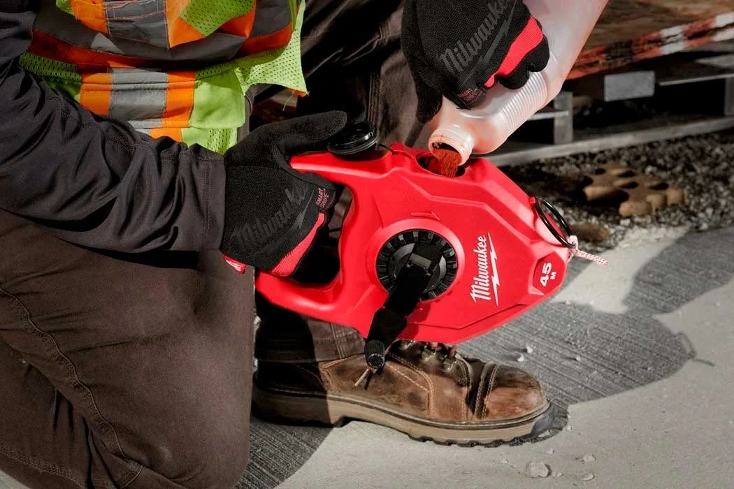 Шнур розмічальний Milwaukee, 30м, фіксація шнура, підвісний рівень та крейда - 2