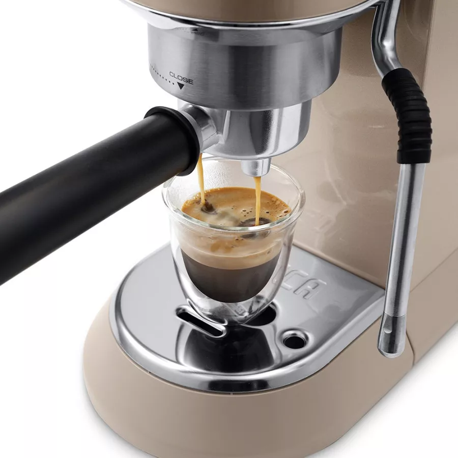 Кавоварка DeLonghi EC 885 BG - 2