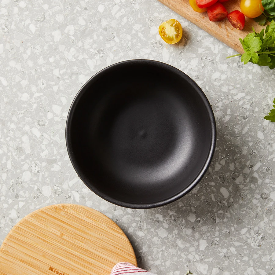 Миска з кришкою KitchenAid Matte Oven-to-table, з чорного керамограніту, 15 см, 1 л (CC004972-001) - 2