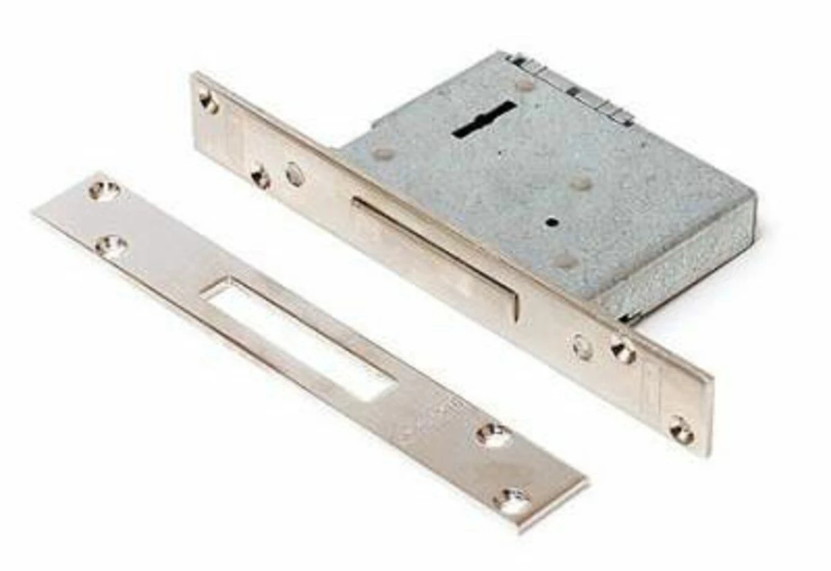 Mottura Art. 40751420053 Замок дополнительный 1-ригельный, 2-х оборотный, хром (ответка+накладки)