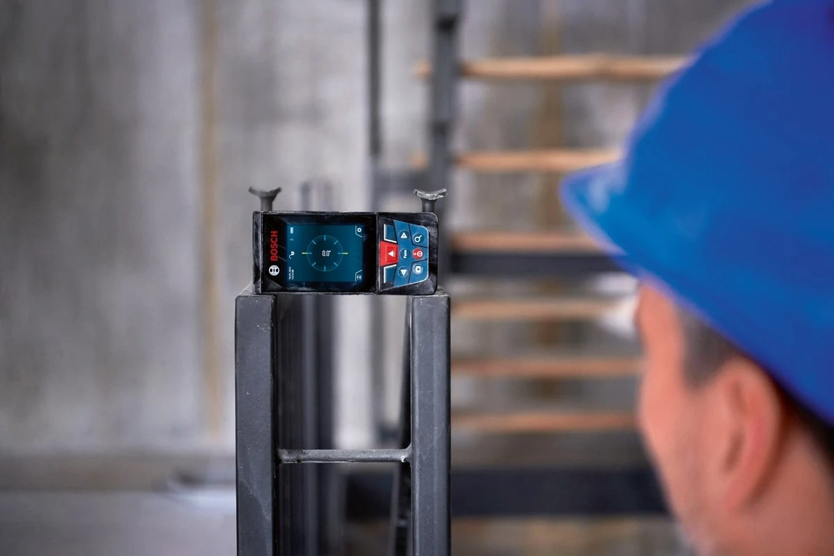 Далекомір лазерний Bosch Professional GLM 150-27 C, 0.08–150м, ±1.5мм, 0-360°, Bluetooth, чохол, 0.2 - 2