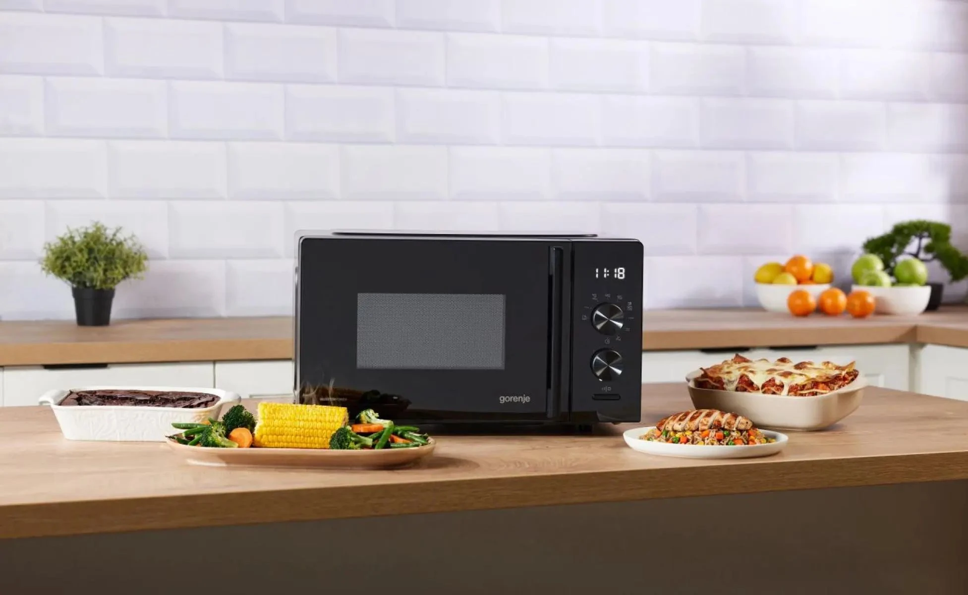 Мікрохвильова піч Gorenje, 20л, електр. керув., 800Вт, гриль, дисплей, 20 програм, інвертор, чорний - 2