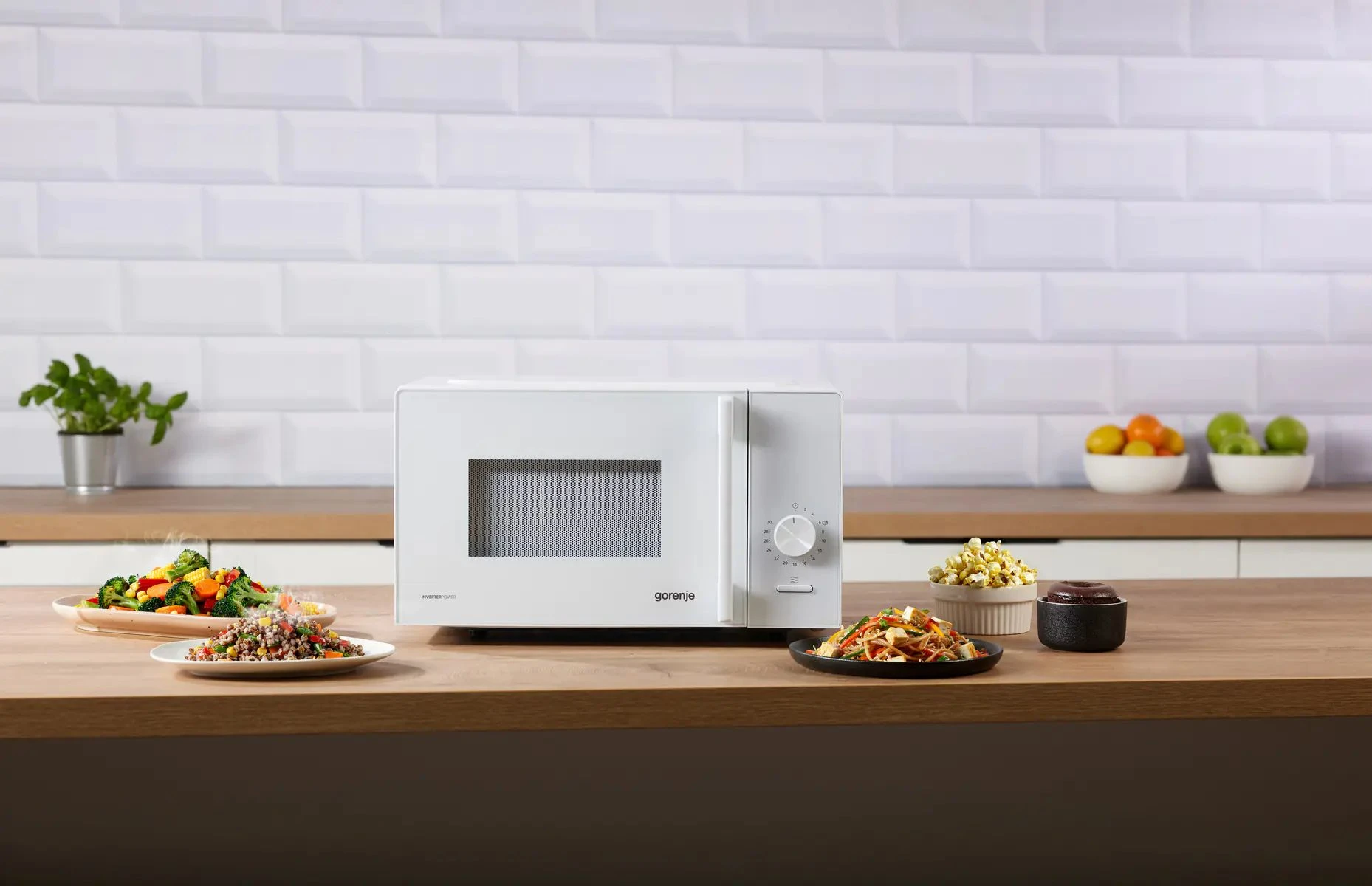 Мікрохвильова піч Gorenje, 20л, мех. керув., 700Вт, гриль, інвертор, білий - 2
