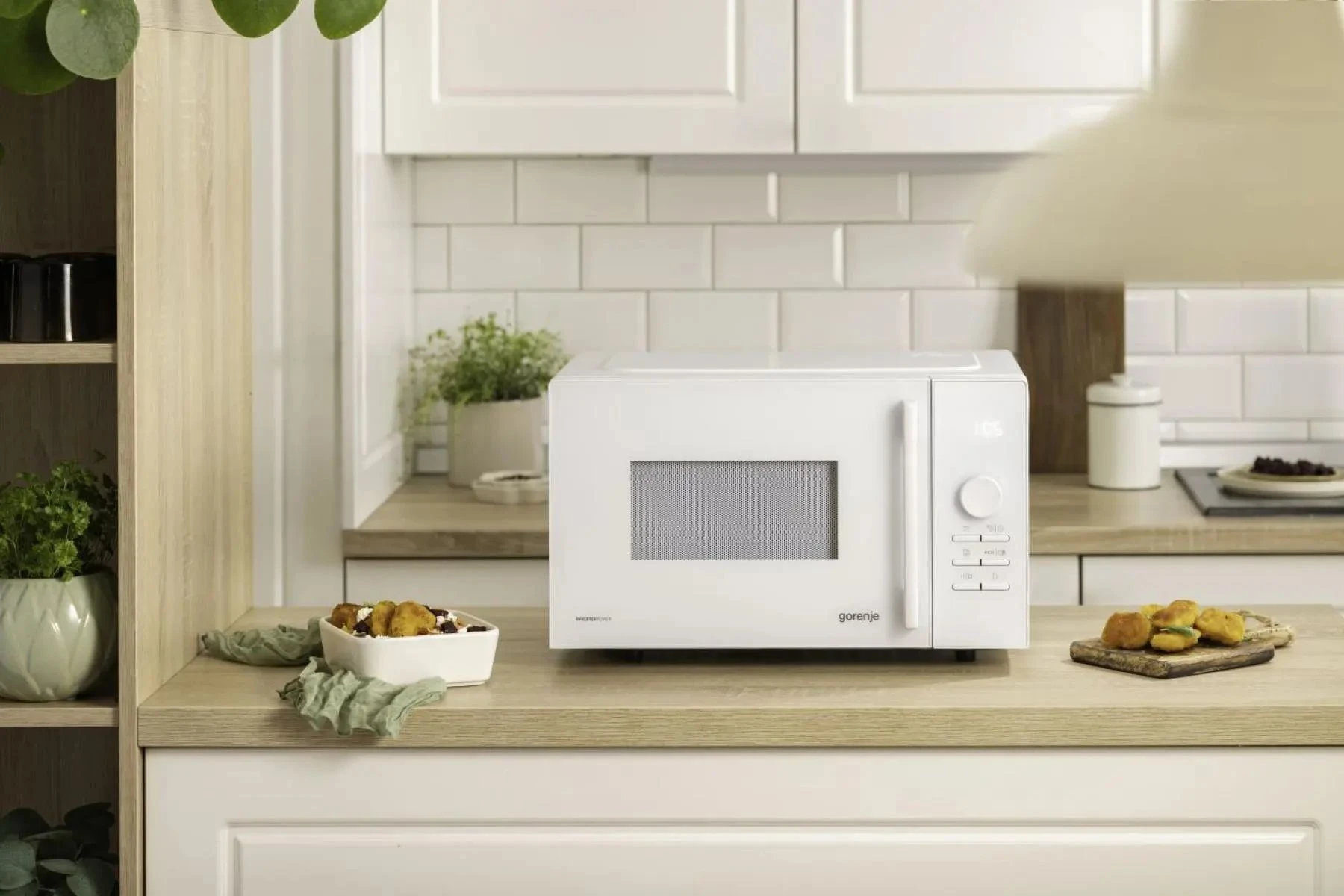 Мікрохвильова піч Gorenje, 23л, електр. керув., 800Вт, дисплей, 20 програм, інвертор, білий - 2
