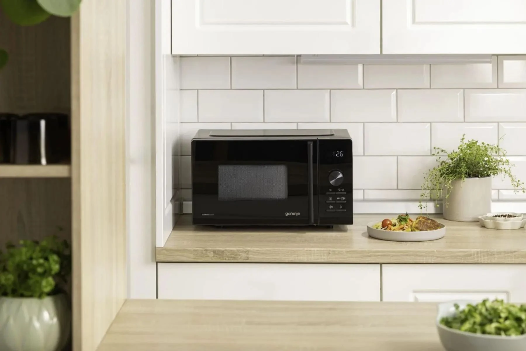 Мікрохвильова піч Gorenje, 20л, електр. керув., 800Вт, гриль, дисплей, 20 програм, інвертор, чорний - 2