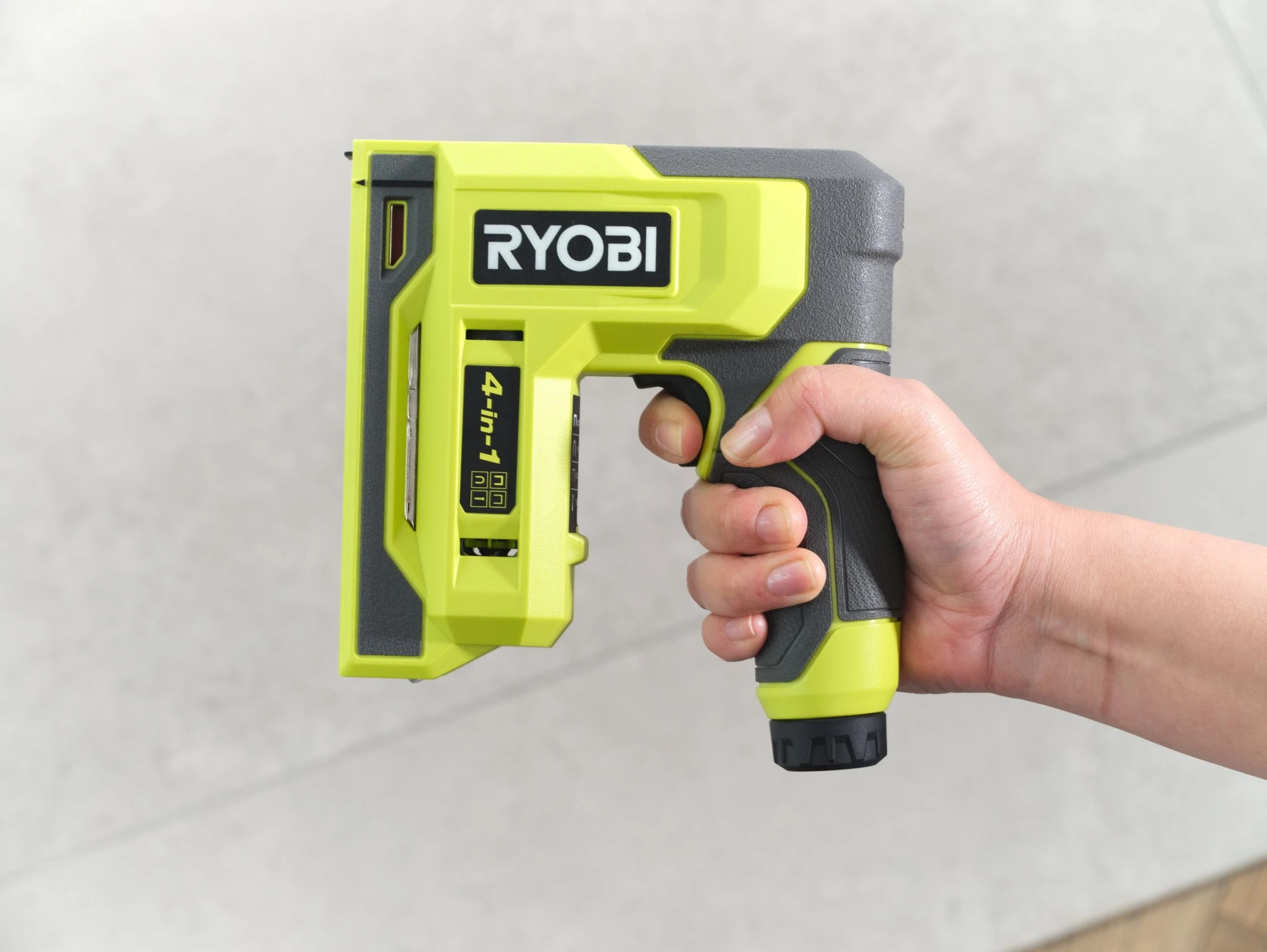 Цвяхозабивач акумуляторний Ryobi USB Lithium RST4-0 4В цвяхи до 15мм 0.8кг без АКБ та ЗП - 2