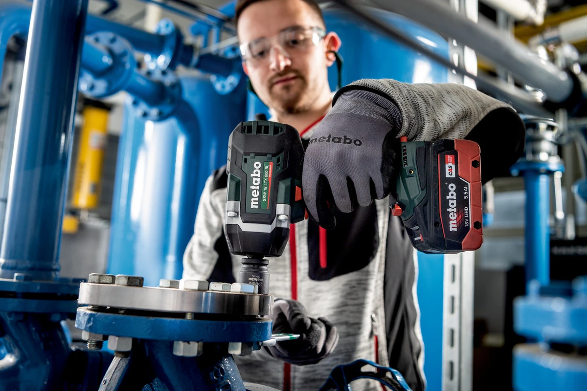 Гайковерт ударний акумуляторний Metabo SSW 18 LTX 800 BL 18В 800Нм 0-2575об/хв 0-3300уд/хв 1.95кг - 2