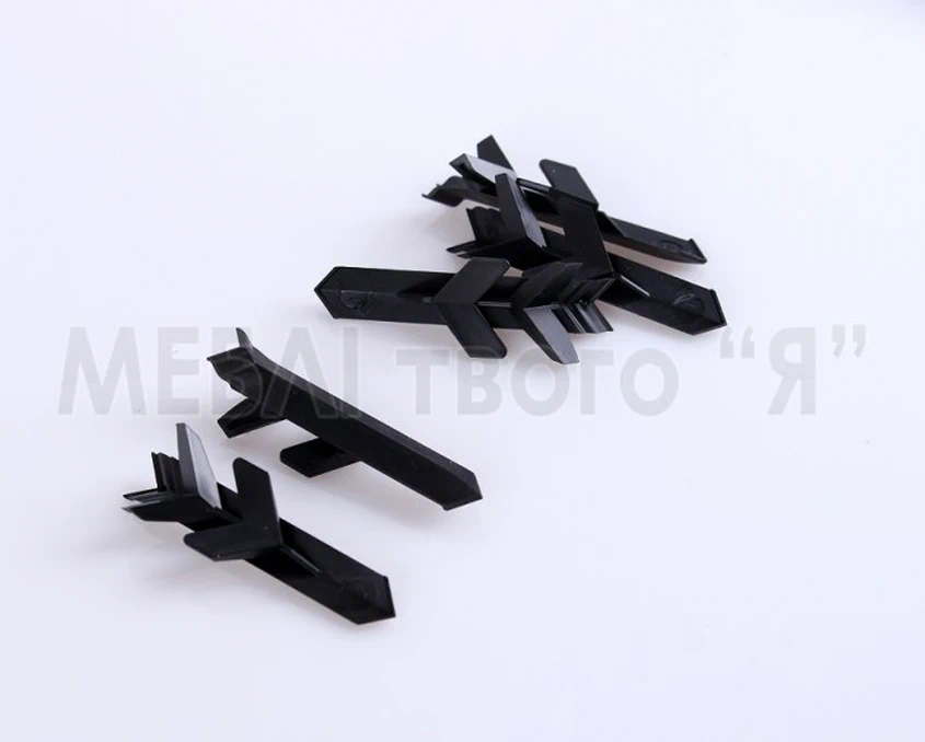 Для плинтуса Rehau 112 Угол наружный 90* 98104 Черный