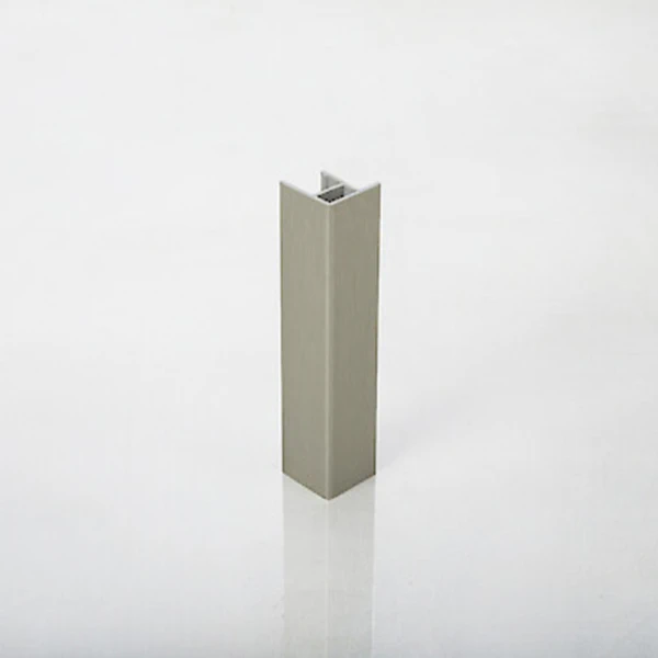 Уголок наружный Scilm к пластиковому цоколю 90° H-100 мм Нержаеющая сталь