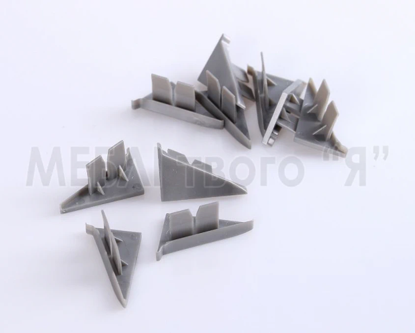 Для плинтуса Rehau 112 Заглушка правая 98656 Серая