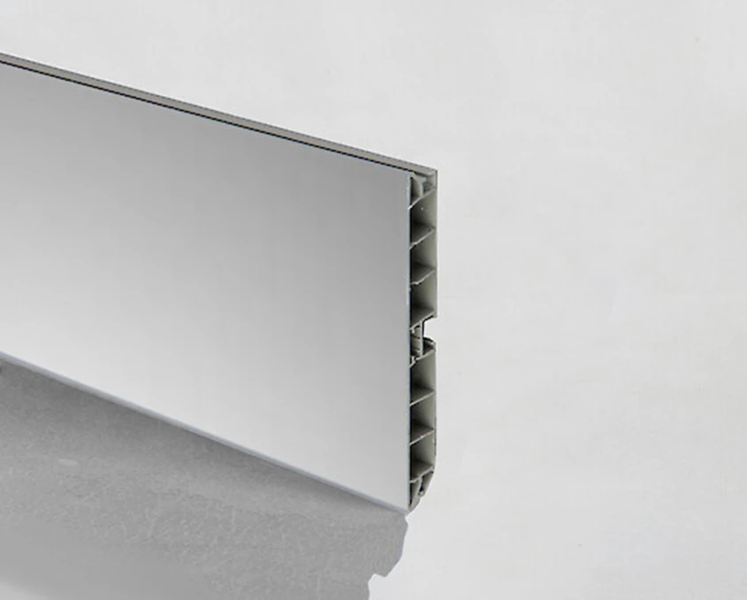 Цоколь Scilm пластиковый зеркальный Н-100мм 4200мм