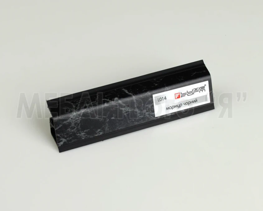 Плинтус кухонный LuxeForm 118 4200 мм L014 Мрамор черный 98104