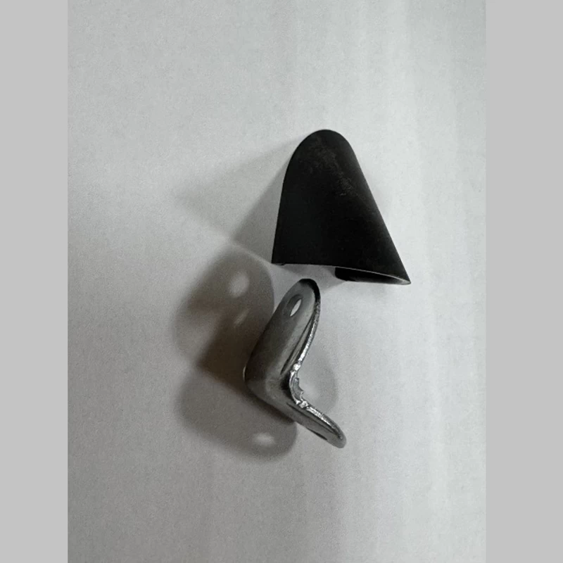 Крепежный уголок GROSMAN металлический малый с пластиковой накладкой 001006 Черный