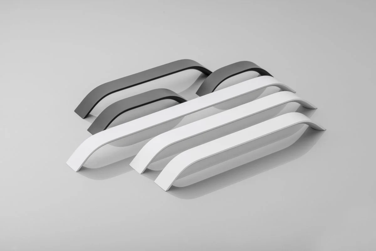 Меблева ручка GTV UA-00-337224-20M 224 мм Чорний - 2