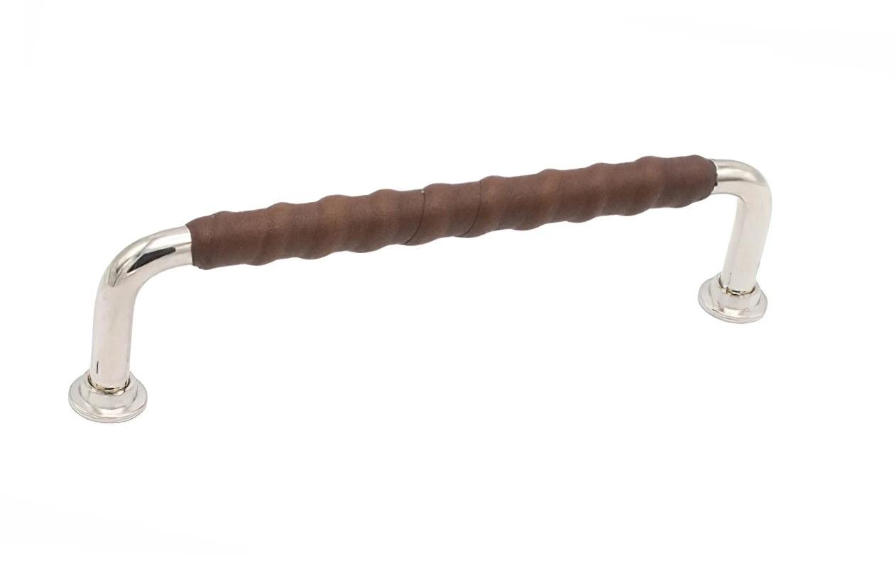 Мебельная ручка металлическая Beslag Design 1353 330725-11 Никель/Натуральная кожа