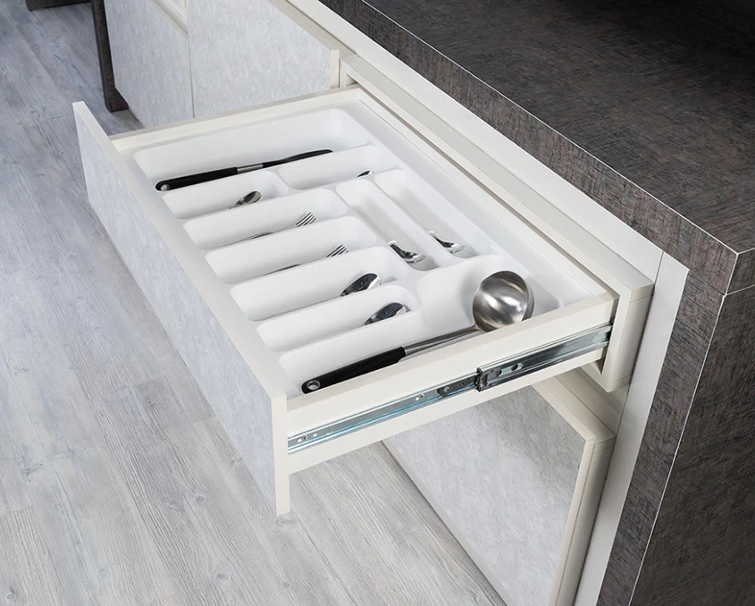 Лоток для столовых принадлежностей Starax 900 мм S-2659-W Белый