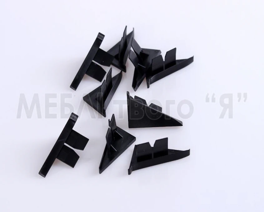 Для плинтуса Rehau 112 Заглушка правая 98104 Черная