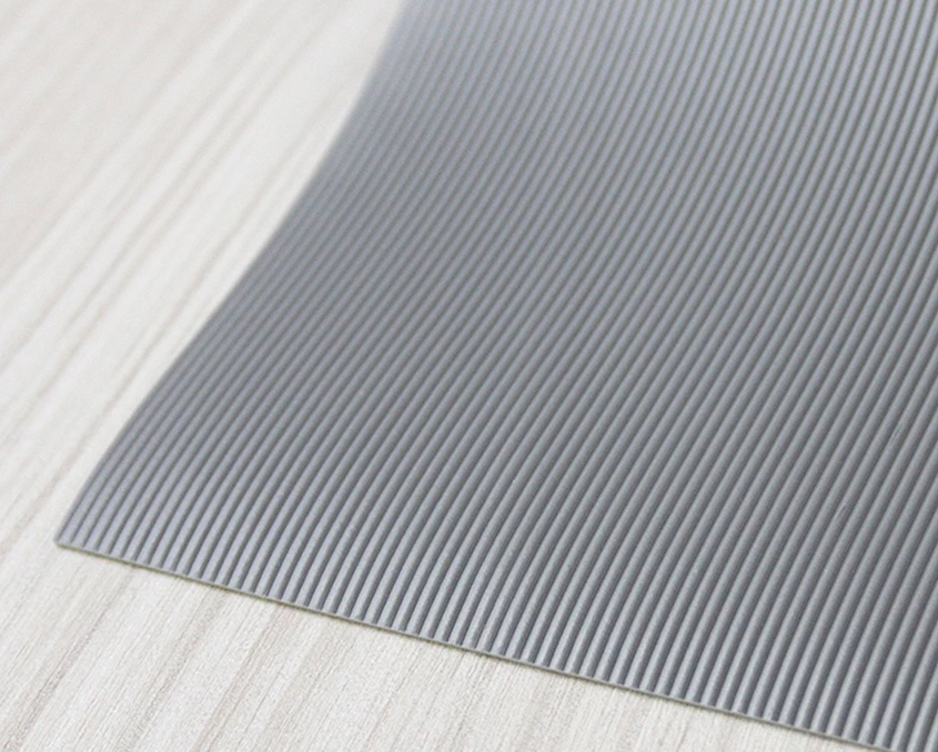 Килимок протиковзний текстурований у смужку Italiana Ferramenta 480 мм Світло-сірий