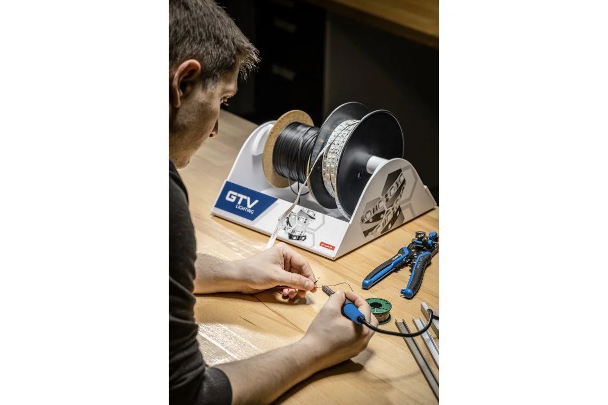 Світлодіодна стрічка GTV Flash 2835 300 LED 30W IP20 8мм бухта 5м Білий теплий - 2